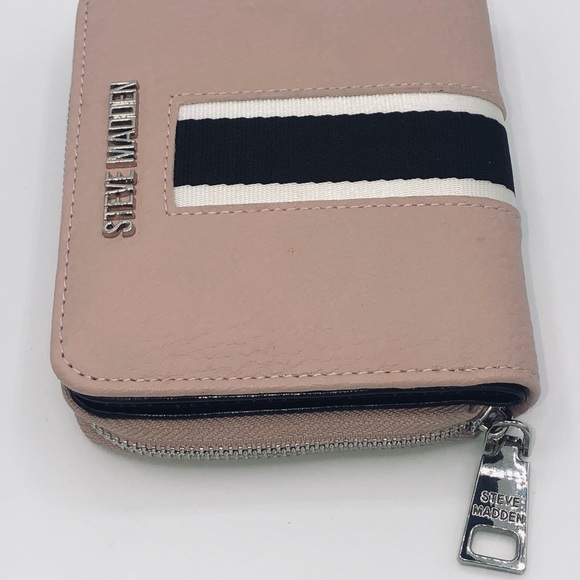 Women’s Steven Madden wallet and change purse - Picture 2 of 4